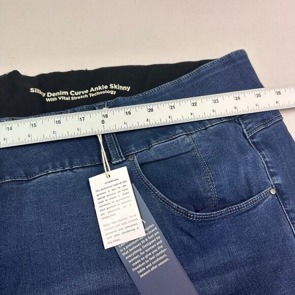 Lurie Felt | Women Curve Ankle Skinny Jeans - Picture 5 of 7